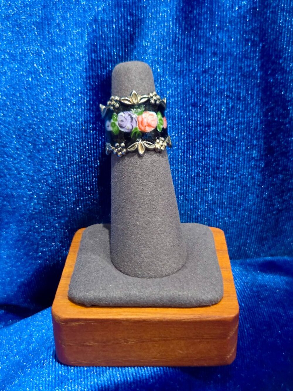 VINTAGE VARGAS STERLING WIDE FLOWER ROSE ENAMEL CIGAR BAND RING Size 5